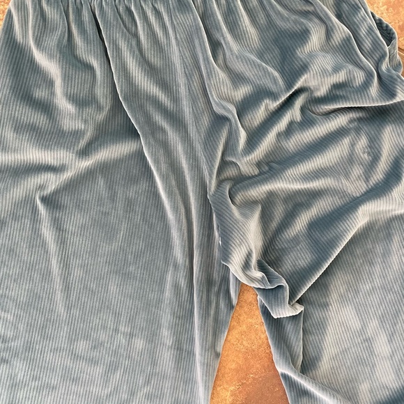 Victoria Secret velour set - Picture 4 of 8